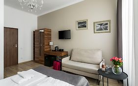 G12 Aparthotel